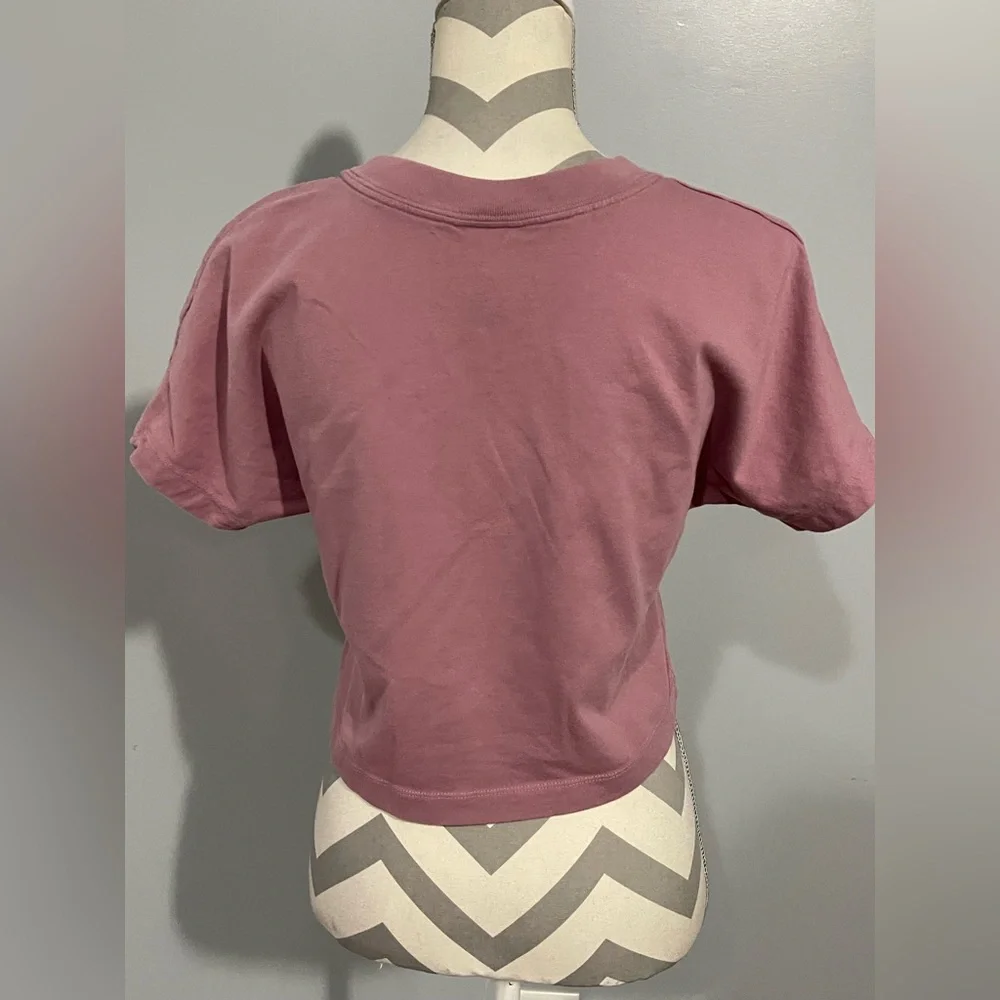 Nike Women's Pink Crop Top - Picture 5 of 8
